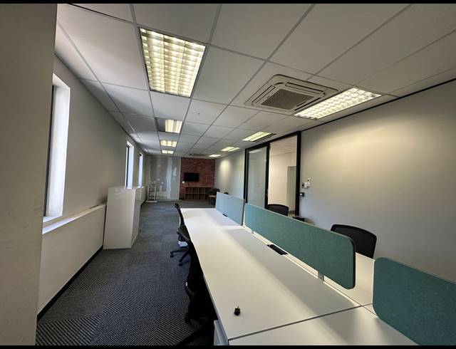 74M² OFFICE TO LET IN SANDTON CENTRAL